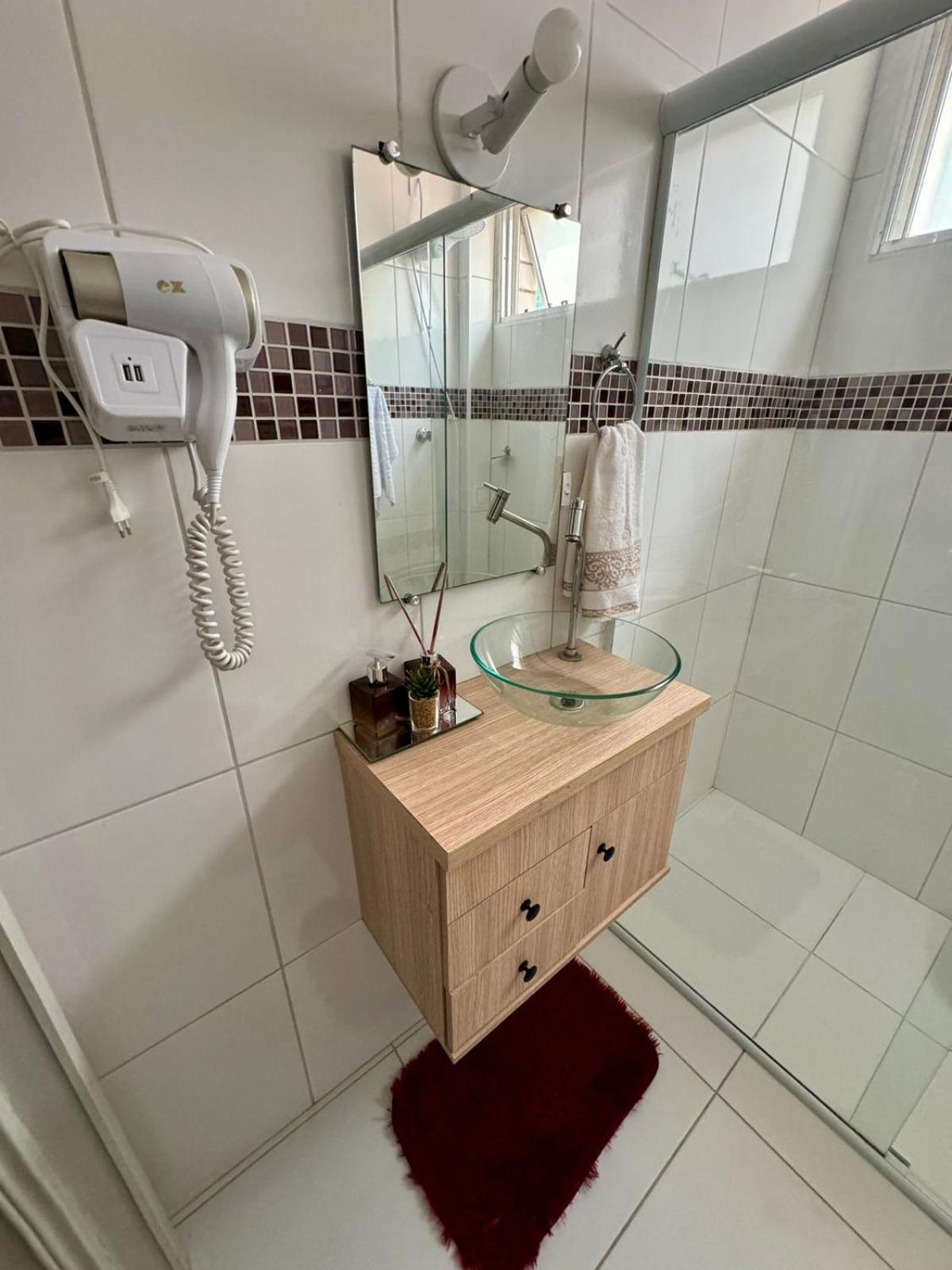 Apartamento 90m Da Praia, Com Estacionamento No Local, Wifi Gratis, Proximo Ao Shopping E Centro Da